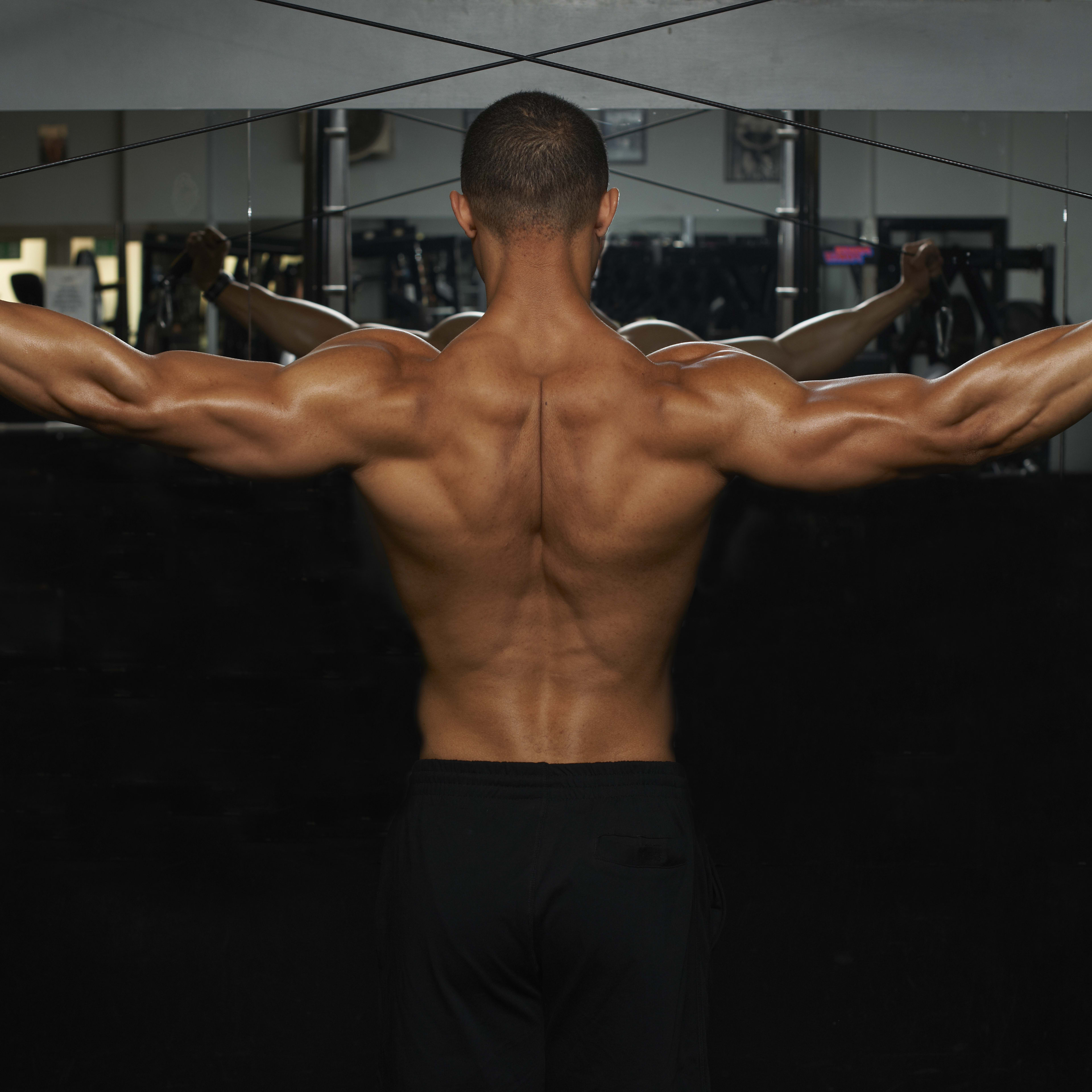 Get Strong in Just 30 Minutes With This "Express" Chest and Back Workout for Busy Guys