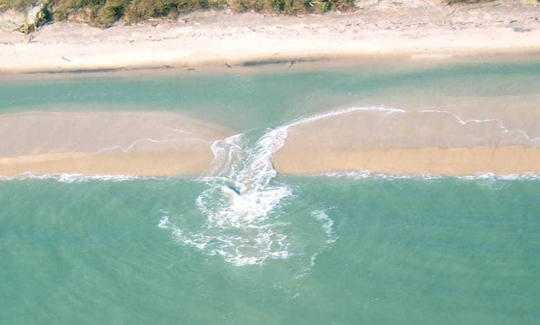 How to escape a rip current, undertow or riptide - Men's Journal