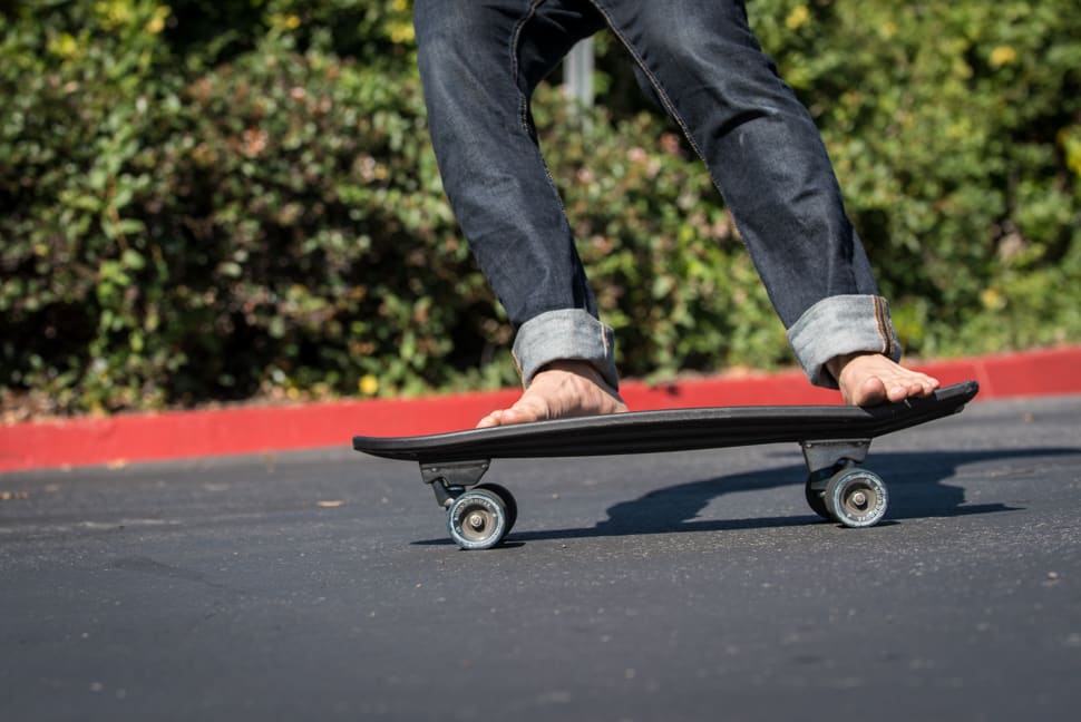 Gear Review | A Surf-Simulating Skateboard Like None Other - Men's