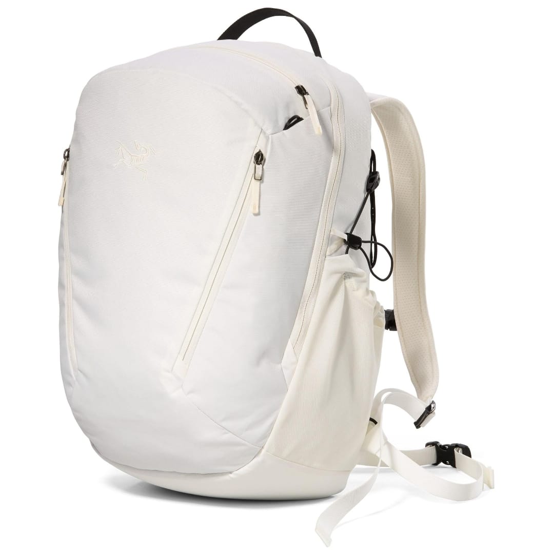 The Arc'teryx Mantis 26L Pack Is a Very Rare 36% Off at REI