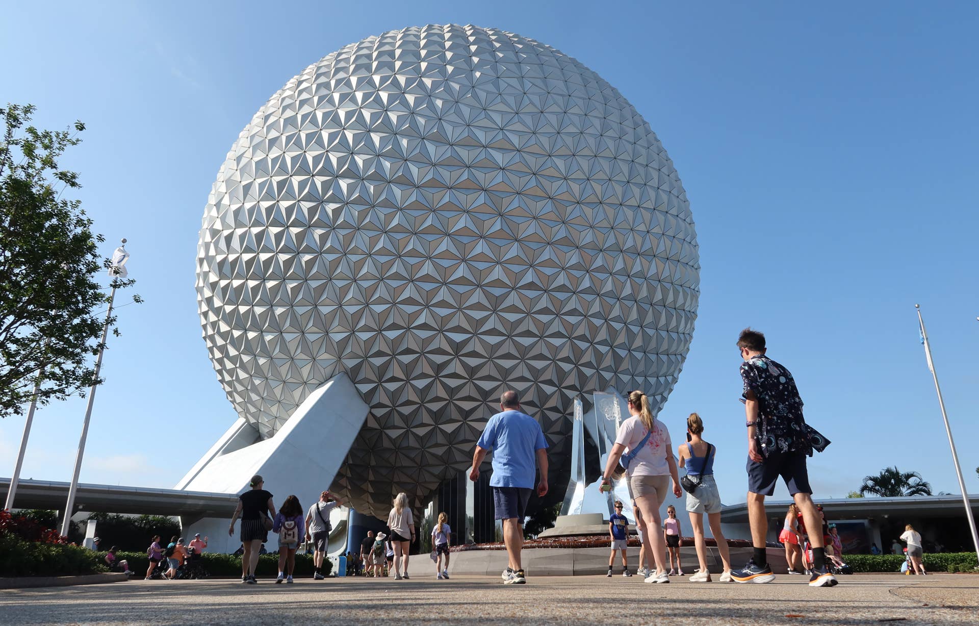 Epcot People Disney World Shutting Down Fan-Favorite Ride This Summer - Men's Journal