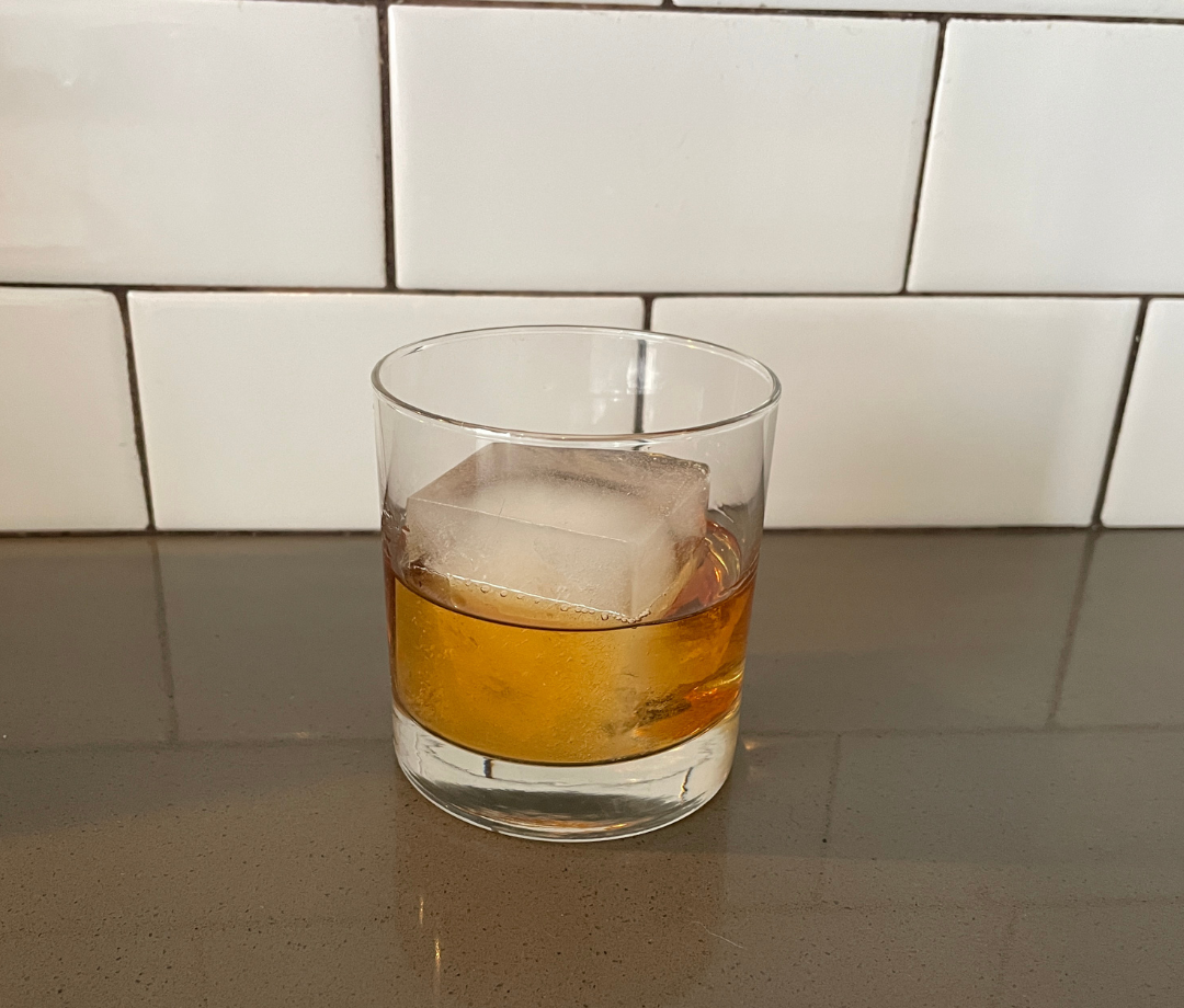 How to Drink Bourbon, A Beginner’s Guide to Drinking Bourbon - Men's ...