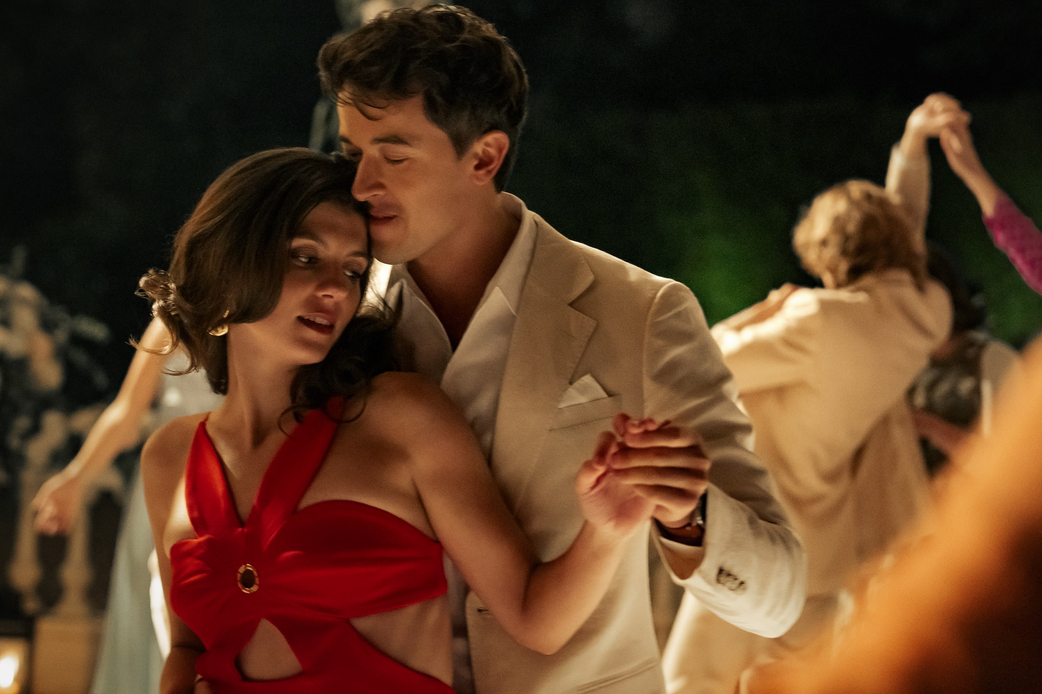 People We Met on Vacation' Is the Number 1 On Netflix. Should You Watch It?  - Men's Journal