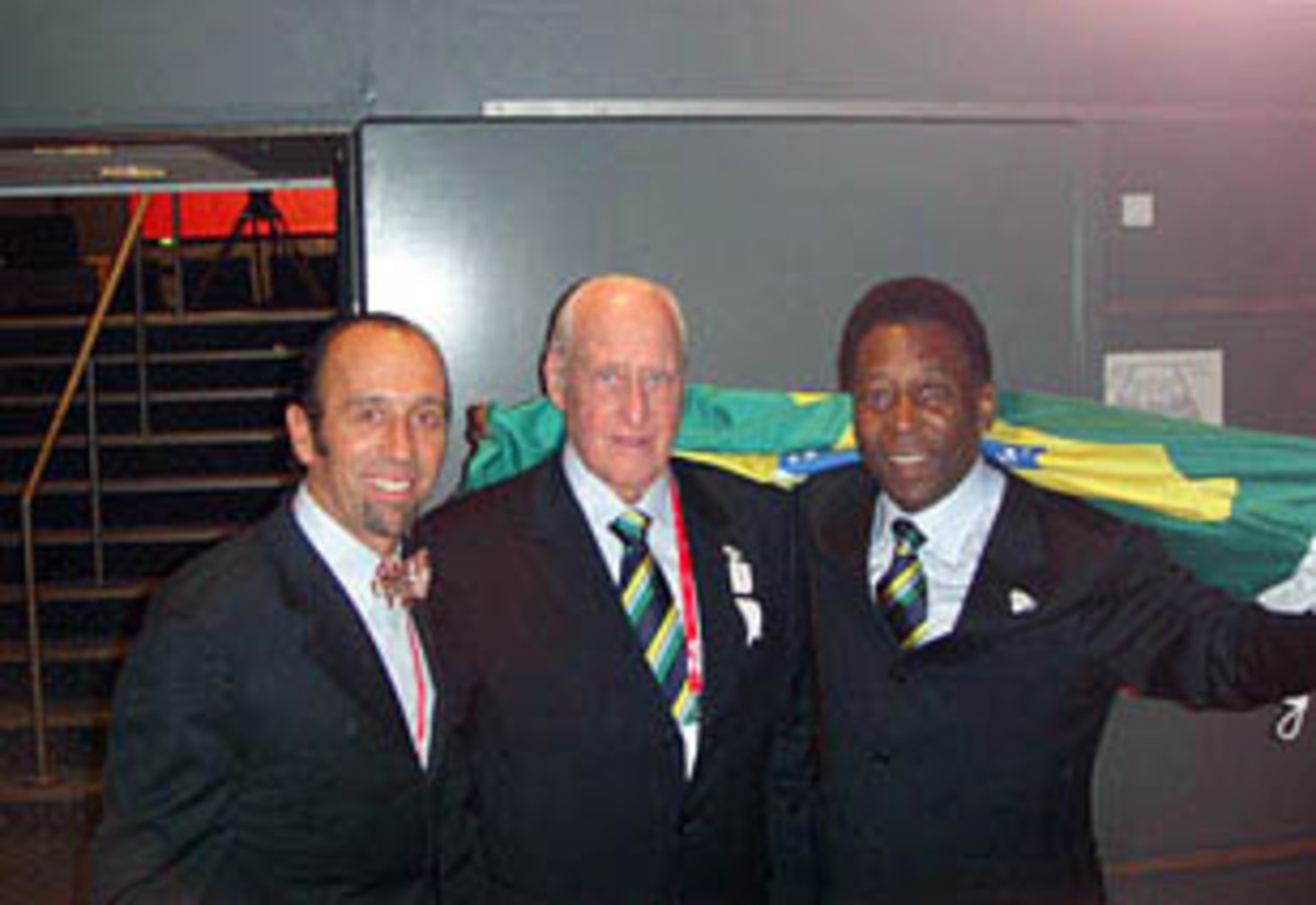 Fernando Aguerre ISA President Fernando Aguerre with former FIFA President Joao Havelange and soccer star Pelé