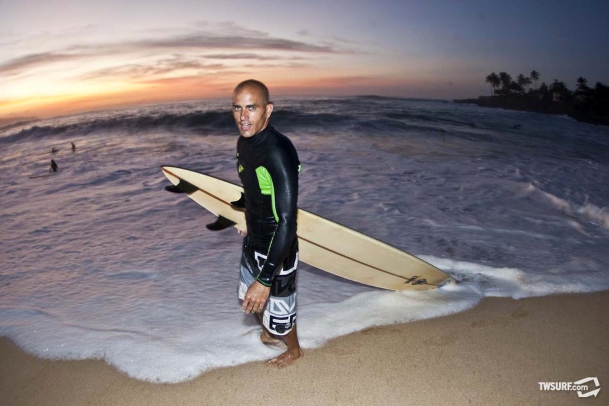 Kelly Slater at Waimea Bay for the opening ceremonies of the Quiksilver In Memory Of Eddie Aikau Big Wave Invitational. Photo: Bielmann/SPL