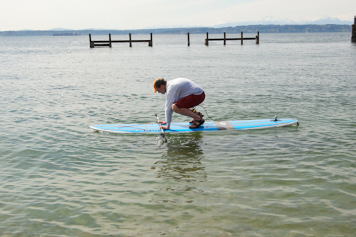 Standing up on the board 4 Steps to Standing Up, skills, how to SUP, standing up