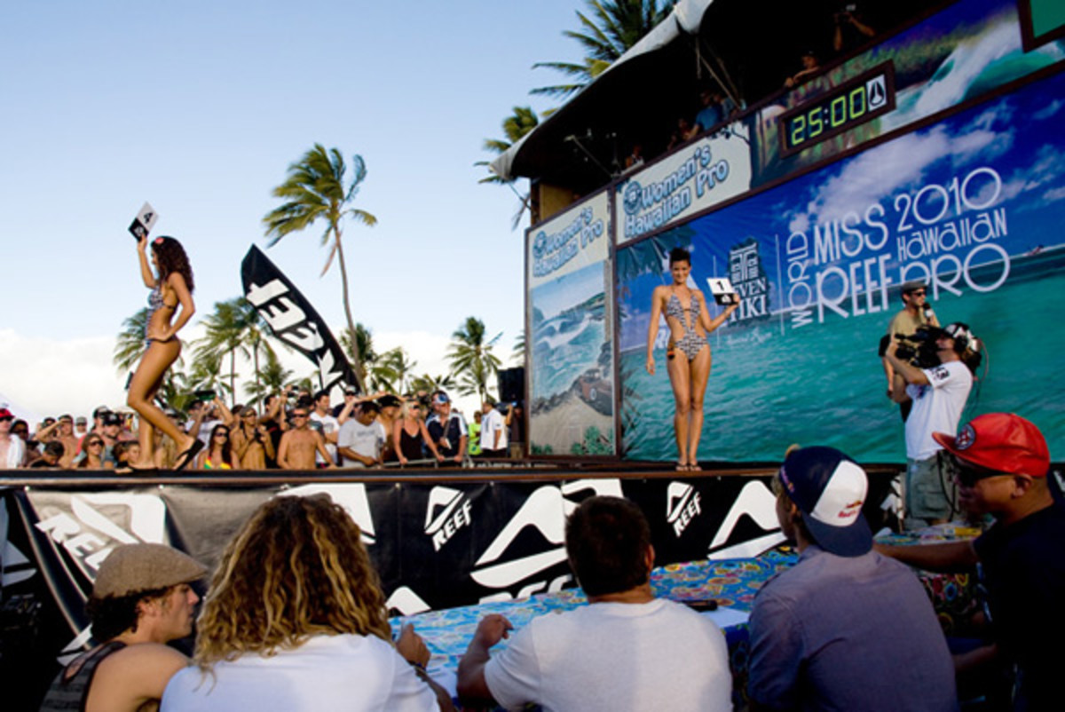 TransWorld SURF Model Search contestant Lea Solomon (right) struts her stuff for the appreciative Haleiwa crowd. 