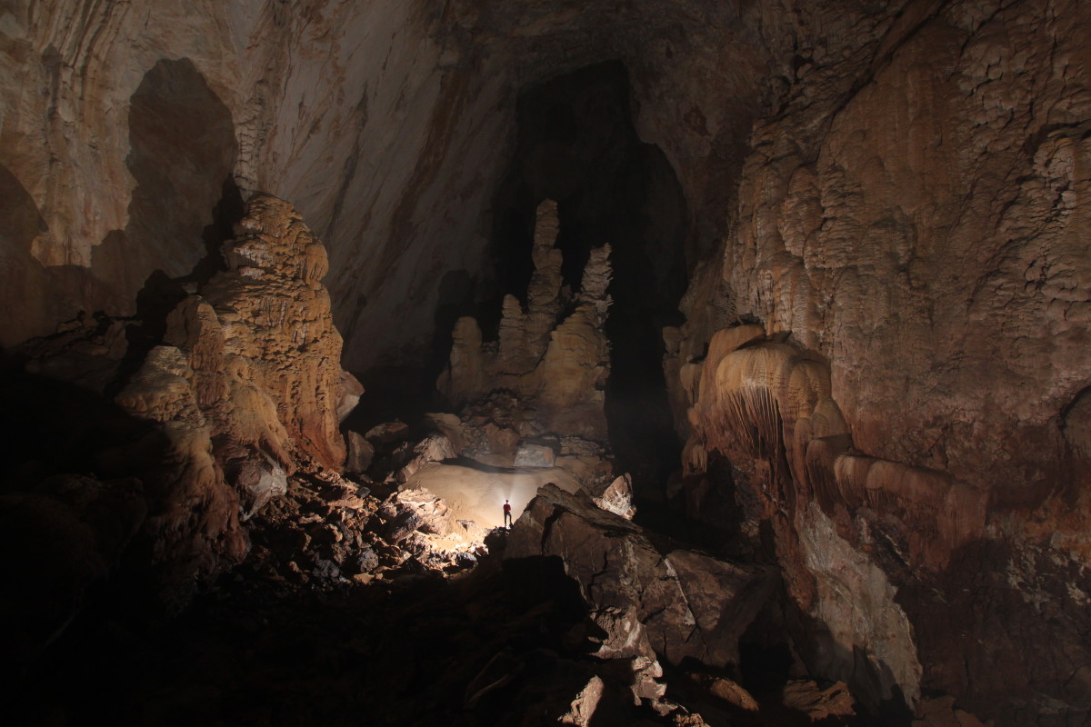 Spelunking Hope and vision passage. Photo by Howard Limbert Spelunking Hope and vision passage. Photo by Howard Limbert