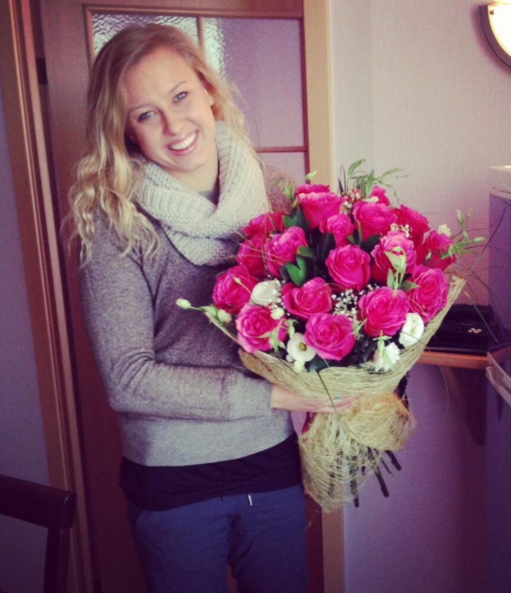 Jessica Long reunites with parents.