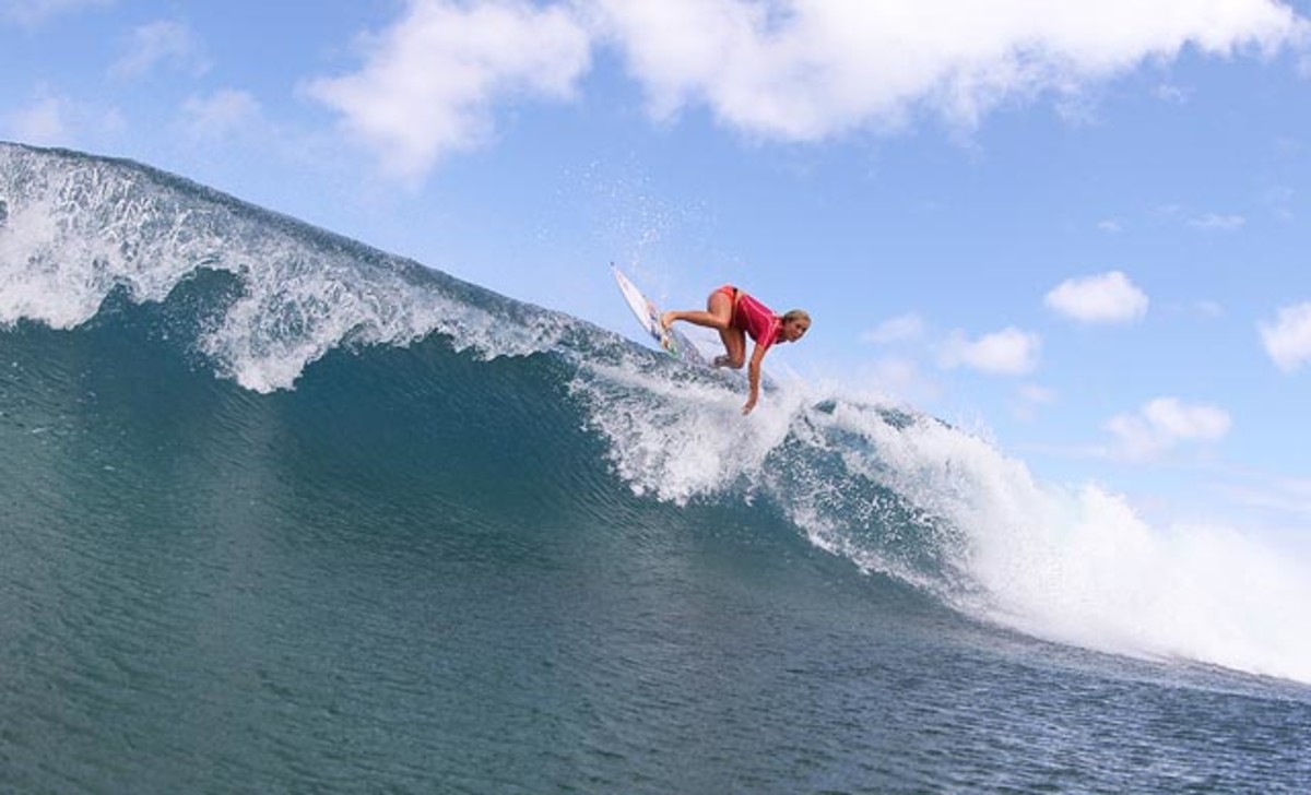 Shark attack survivor Bethany Hamilton on her way to a first place finish at the Surf-n-Sea Pipe Pro; photo Betty Depolito