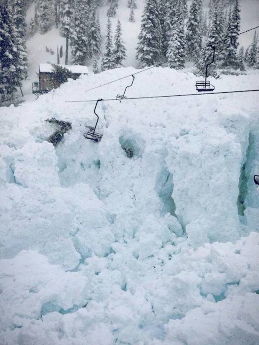 Avalanche destroys chairlift