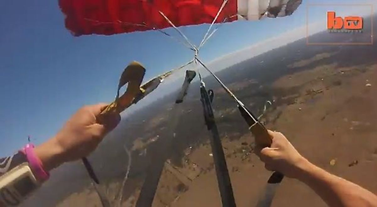 skydiver survives