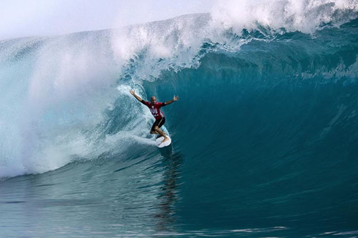 Kelly Slater in round 3 of the Billabong Pro Tahiti; photo courtesy ASP World Tour