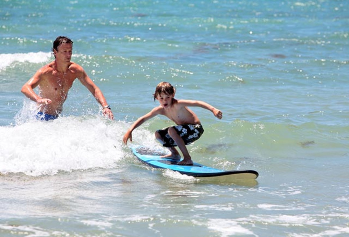 10 Tips For Beginner Surfers Men S Journal 10 Tips For Beginner Surfers Men S Journal