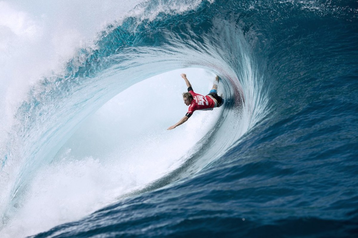 Jordy Smith wasn't the only surfer to feel the wrath of Teahupoo in this year's Billabong Pro. Here Bede Durbidge comes unstuck. Photo ASP