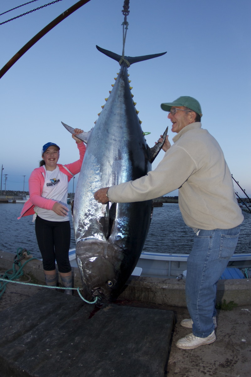 World-record tuna caught by 12-year-old girl