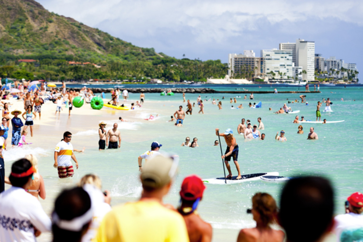North American SUP destination, honolulu, hawaii, oahu, canoes, queens, waikiki, south shore, jenny lee, ryan foley, paddle town battle, stand up paddling, paddle surfing