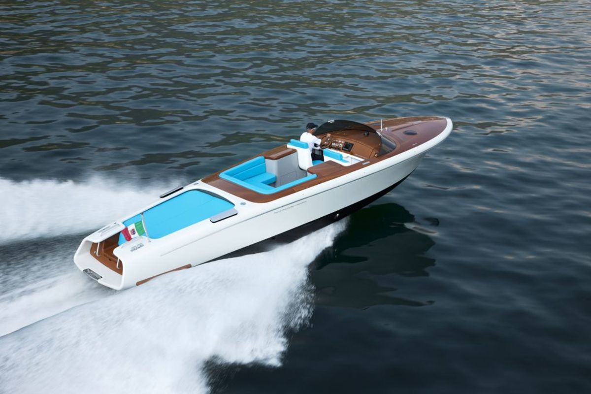 The Aquariva comes with anl Italian Supermodel as optional extra. Photo by Riva