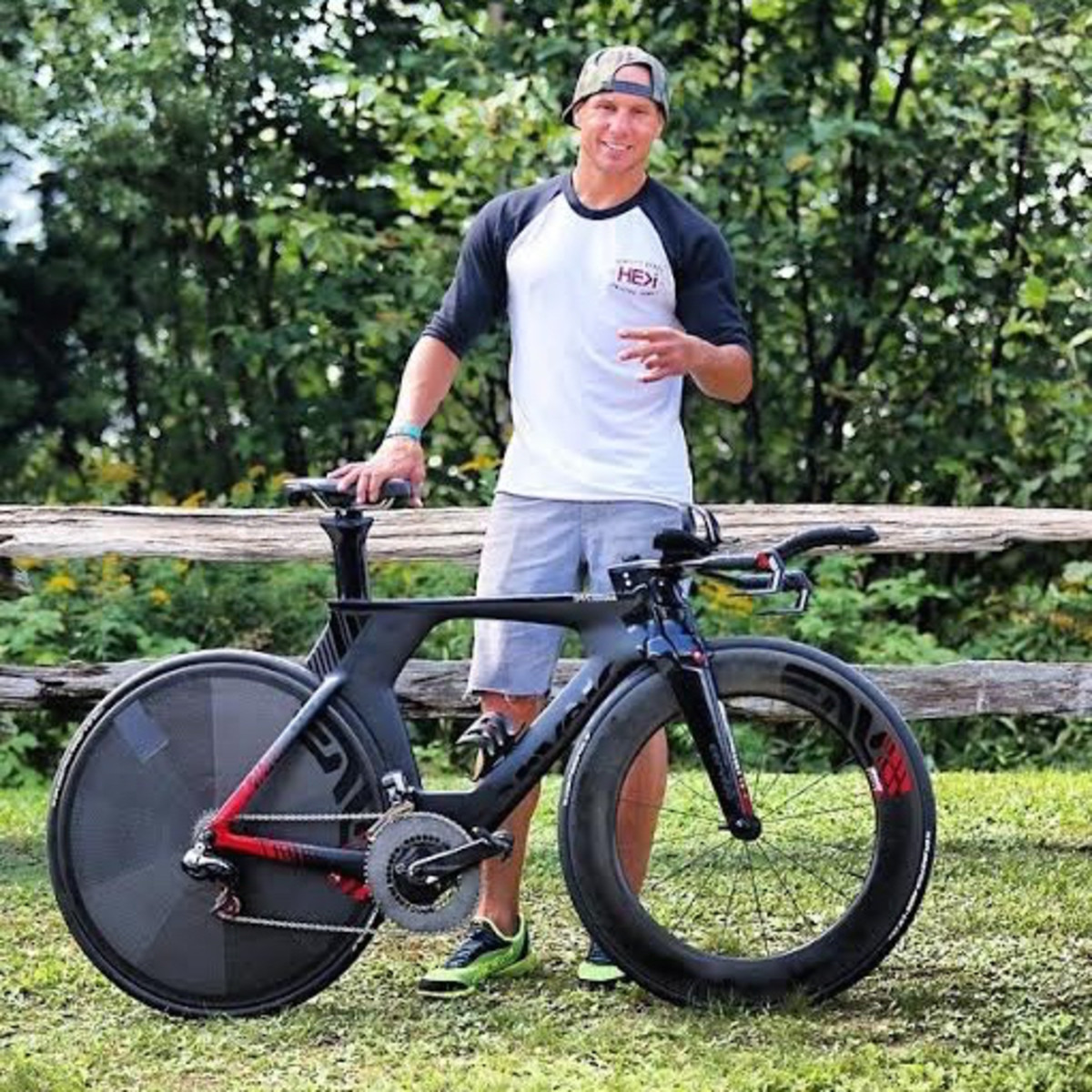 Mirra with his murdered out custom triathlon bike from Cervélo Cycles. Photo by Mark Losey, courtesy Dave Mirra.