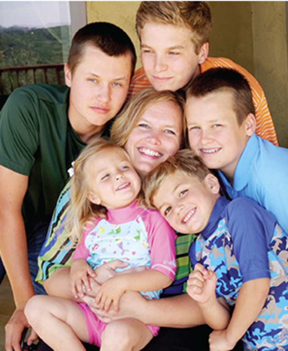UV Skinz has a stylish selection of sun protection garments for the whole family.