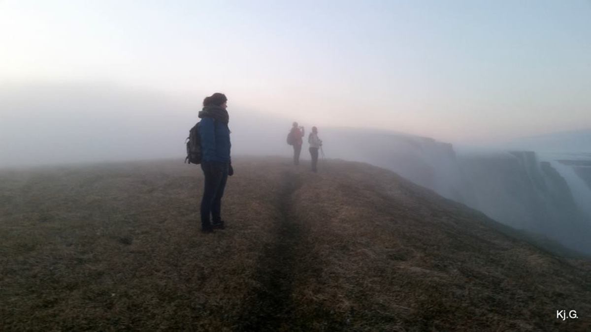 Bizarre weather phenomenon in Iceland appears as a waterfall of fog. Photo: Kjartan Gunnsteinsson