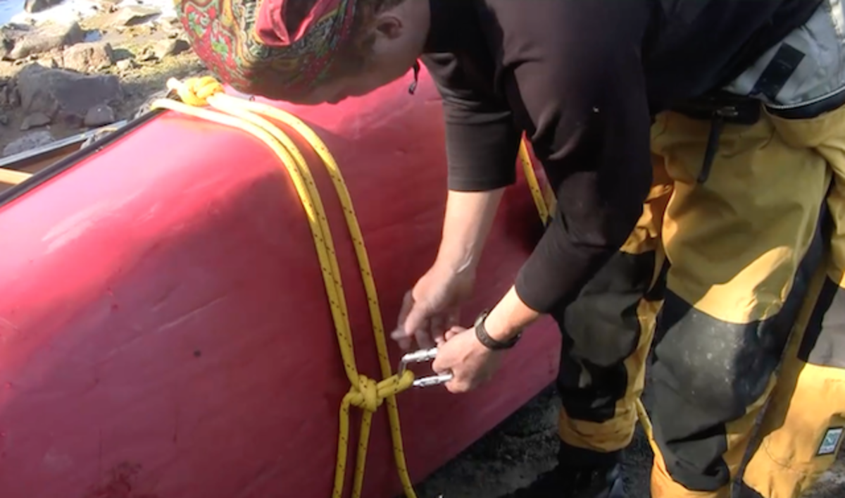 Tie an overhand loop at the keel line and clip your lining rope to it.