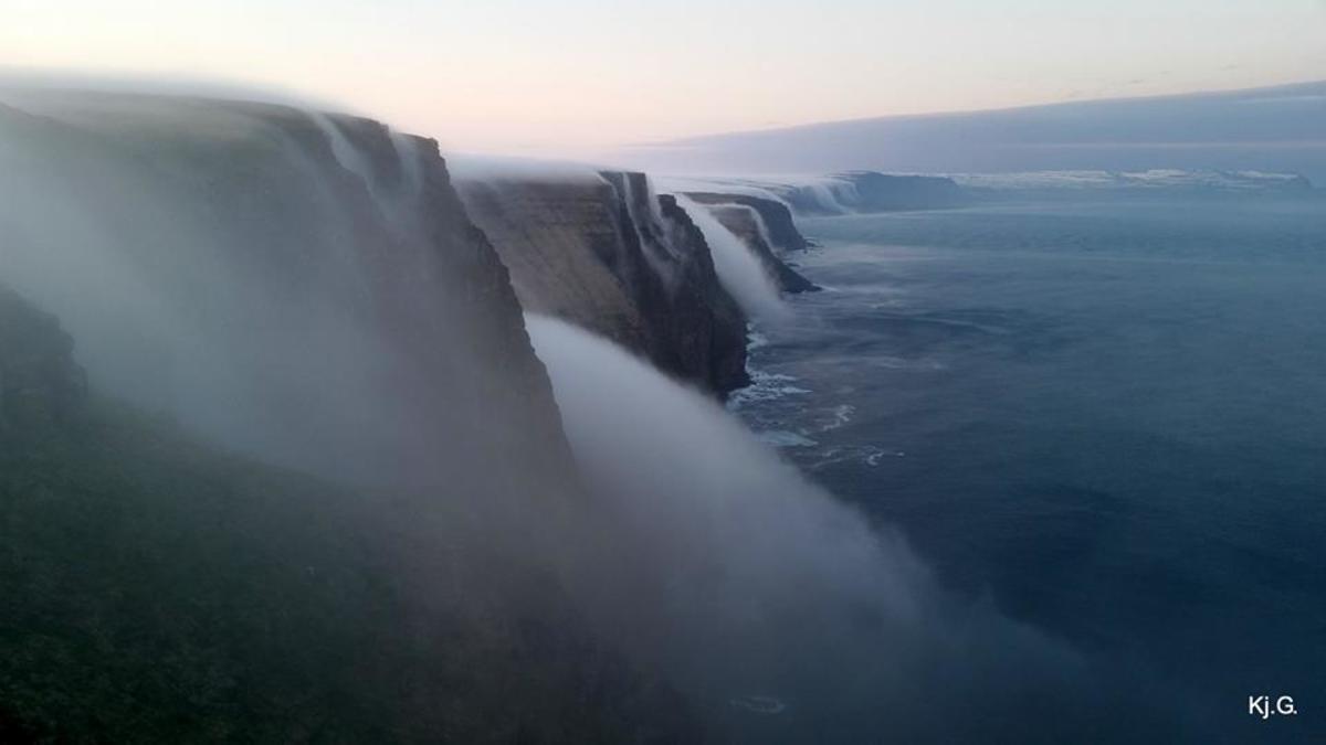 Bizarre weather phenomenon in Iceland appears as a waterfall of fog. Photo: Kjartan Gunnsteinsson
