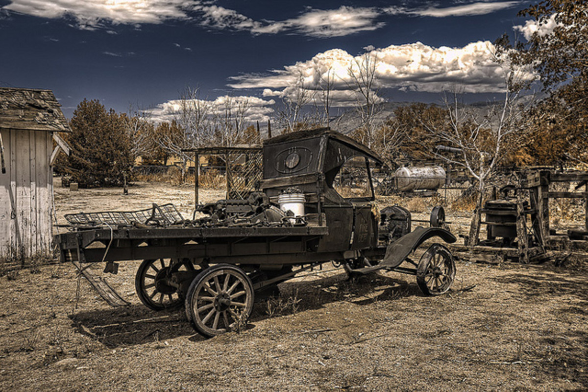 An old car outside of the Eastern California Museum. Photo: Flickr.