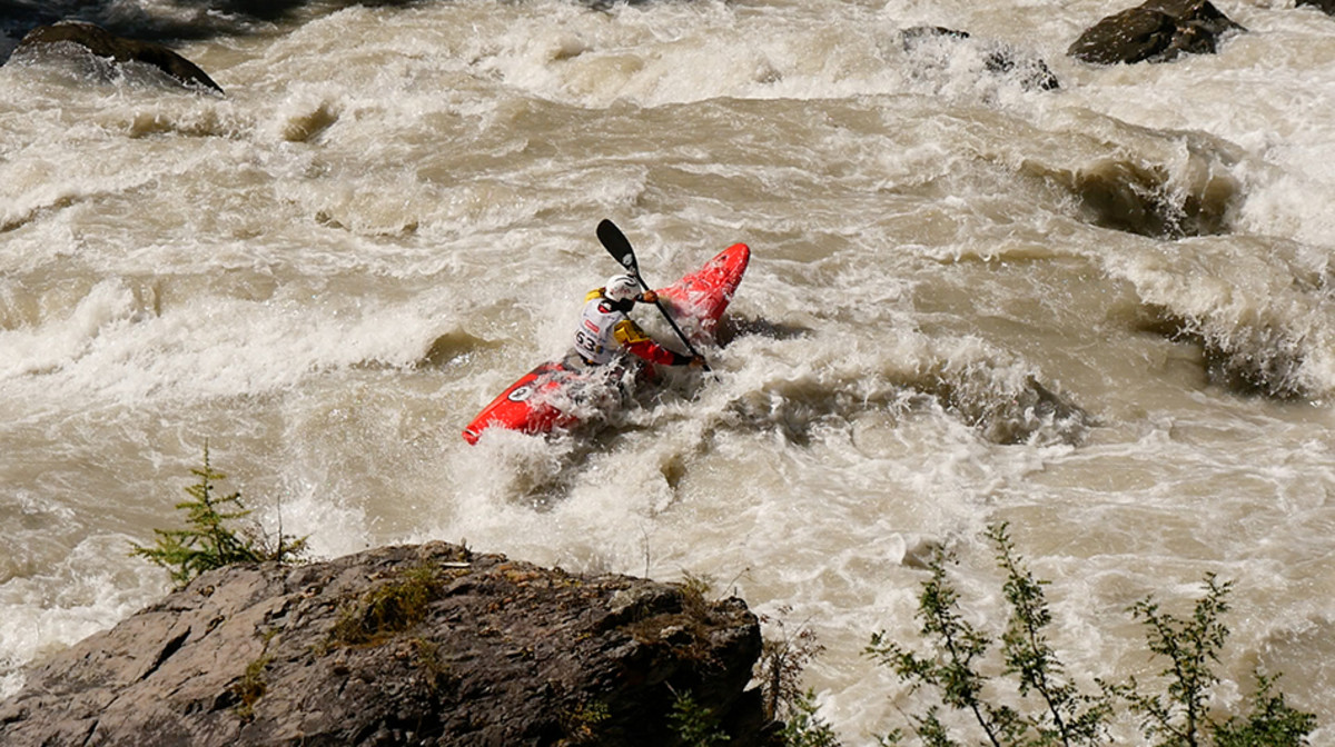 Gerd Serrasolses through the first rapid of the superfinal. Photo: SBP