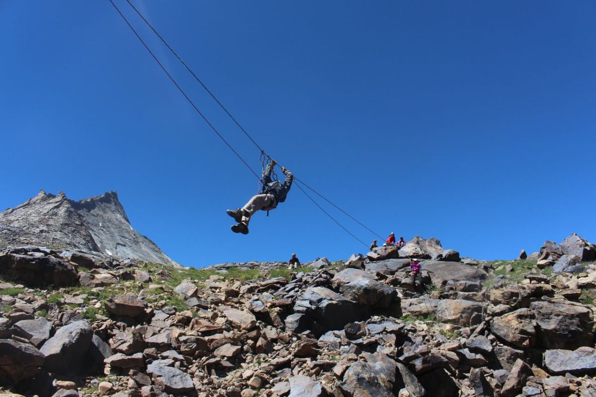 Afghan women conquer gender barriers with mountain climbing