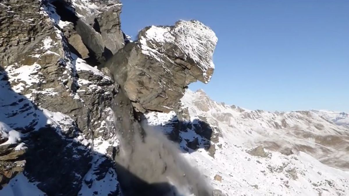 A spectacular rockslide moved 70,629 cubic feet of stone in the Valaisan community of Evolène in Switzerland.