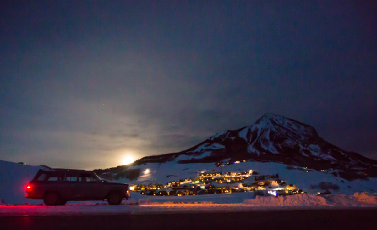 CrestedButte moonrise