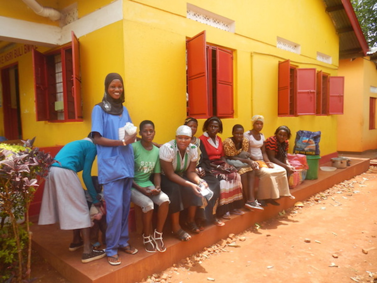 Nurse Sumaya with women who have signed up for tubal ligations or long term implants at collaborative Marie Stopes Day.