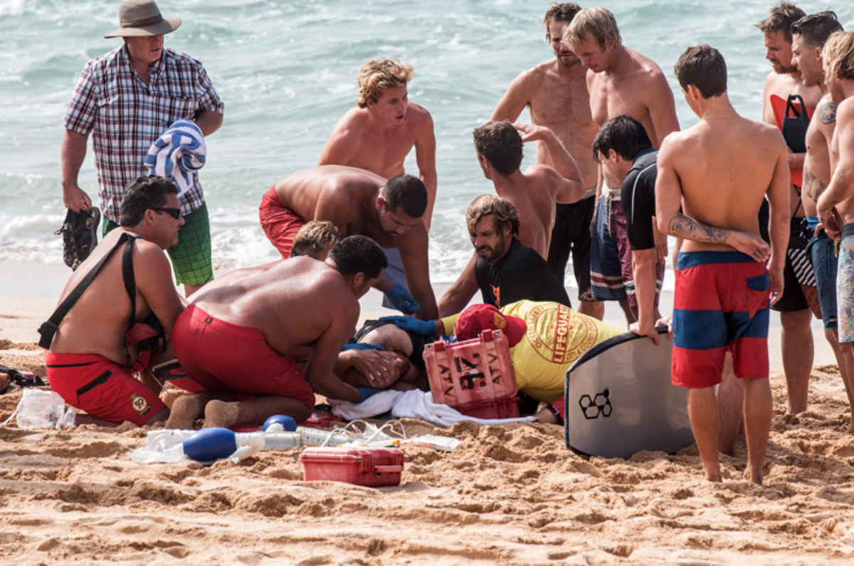 Jamie O'Brien helps save bodyboarder at Pipeline