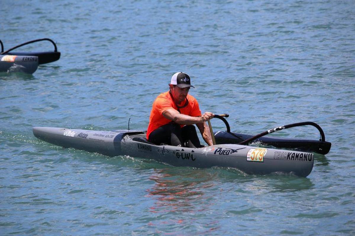 Travis digs deep on his way to a 2nd place finish in the Maui2Molokai OC-1 race Photo: Travis Grant