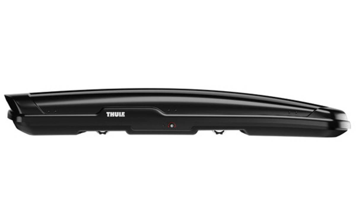 The Thule Flow 606 carries 3 snowboards and 6-8 pairs of skis. Photo: Courtesy Thule.