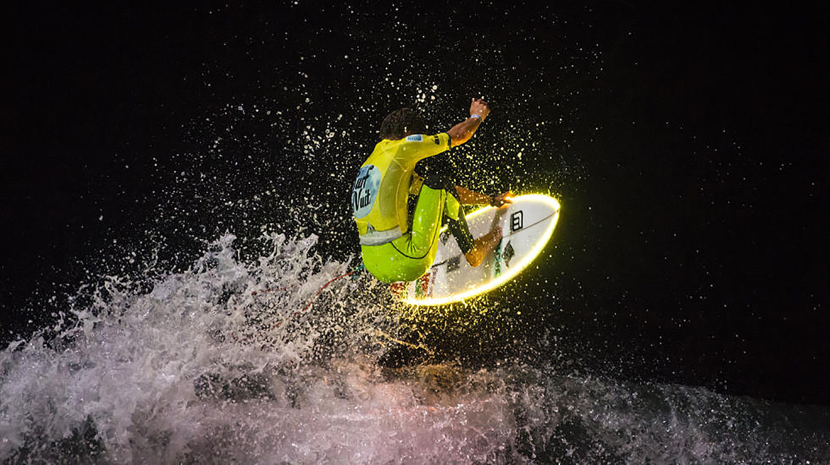 JulienThouronNightSurfing