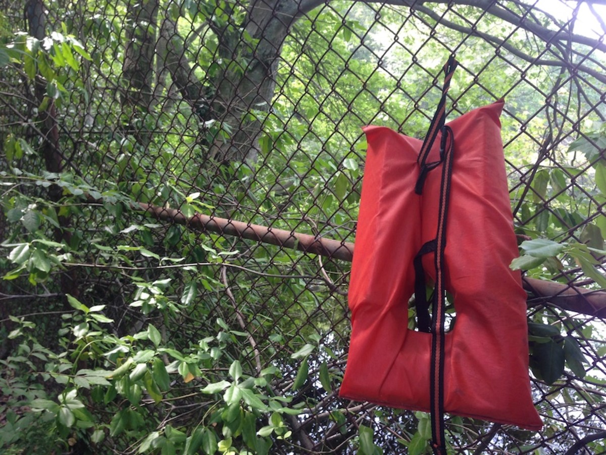 Sad, old lifejacket. Photo: MTI.