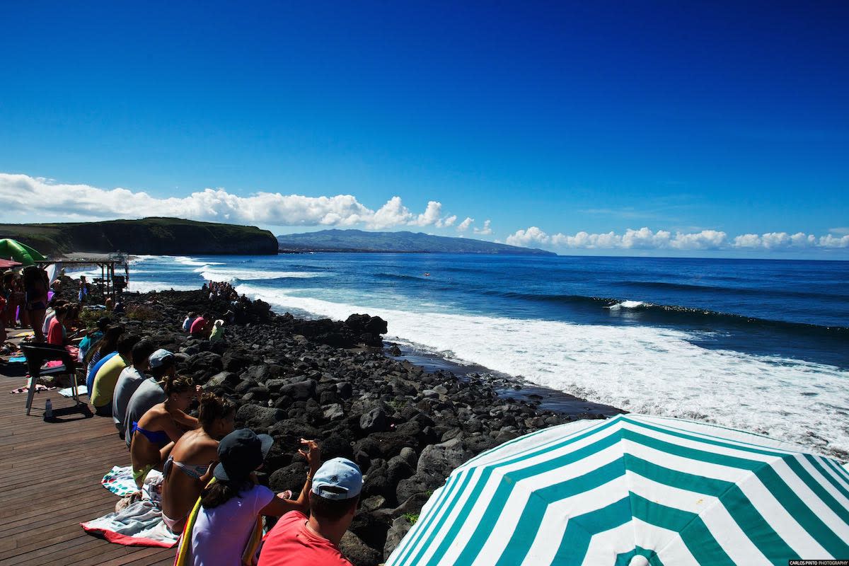 Crowds gather at the Azores Airlines Pro at Santa Barbara. Photo by WSL