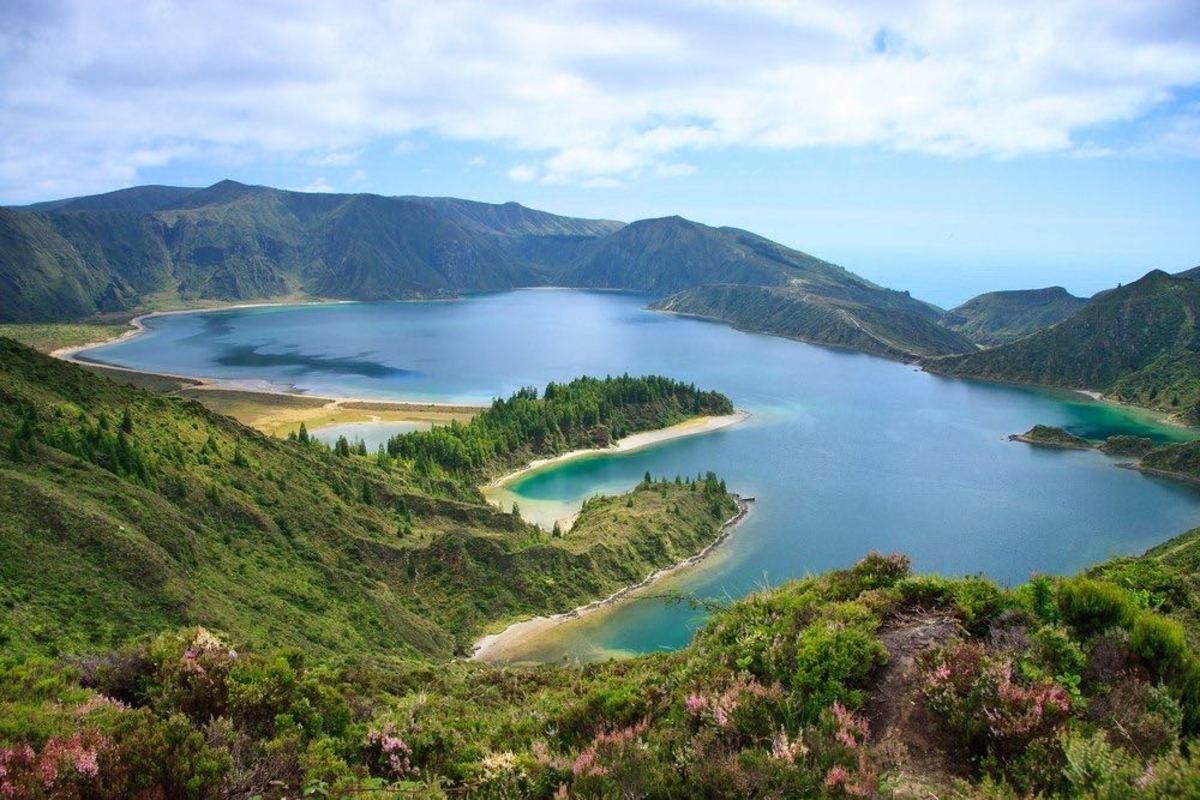 The green waters of Lagoa do Fogo, only a 15 minute drive from the capital Ponto Delgado. Photo by Visit Azores