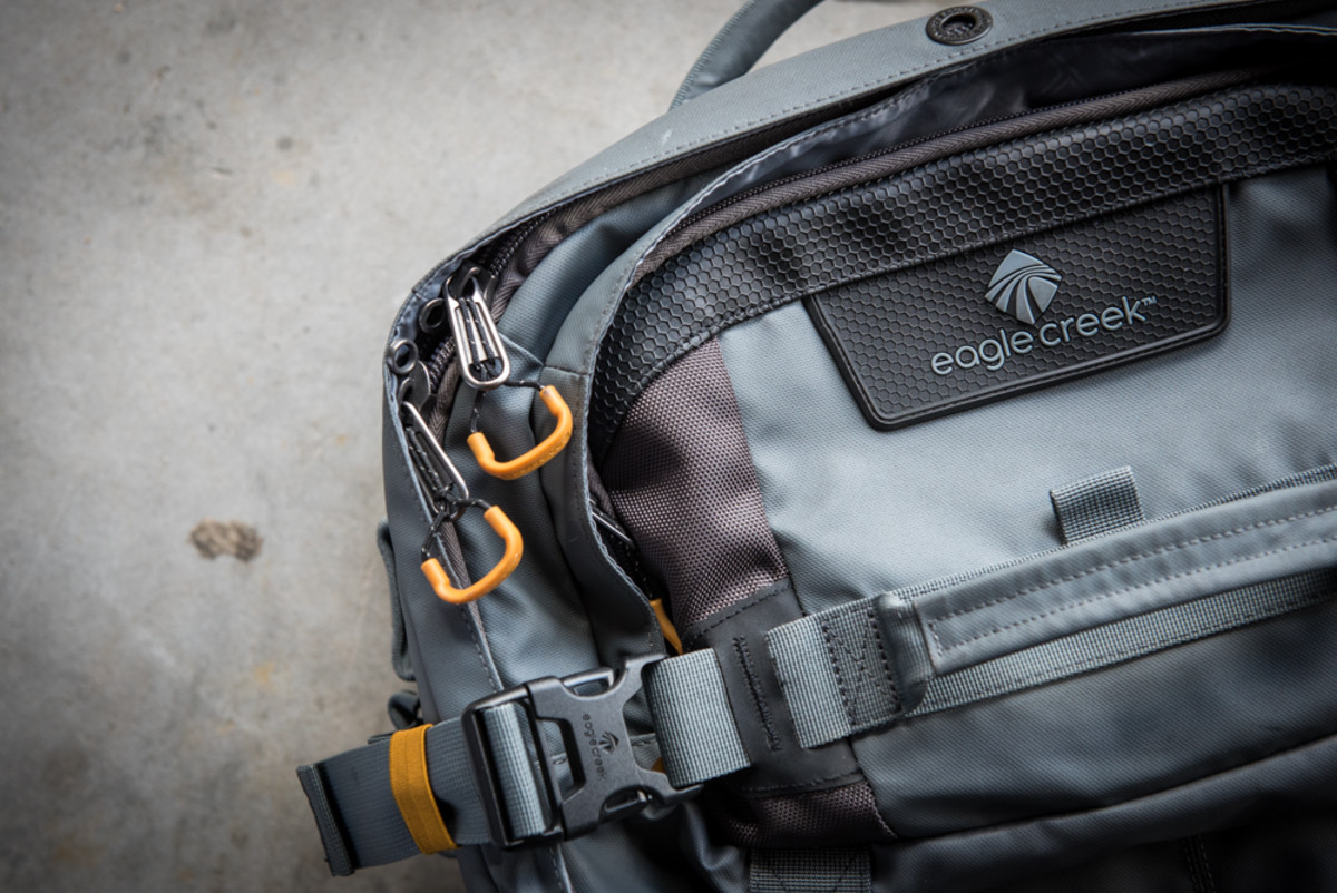 Solid design featuring quality buckles, straps and zippers. This is a good bag for those looking to organize their stuff into multiple pockets.