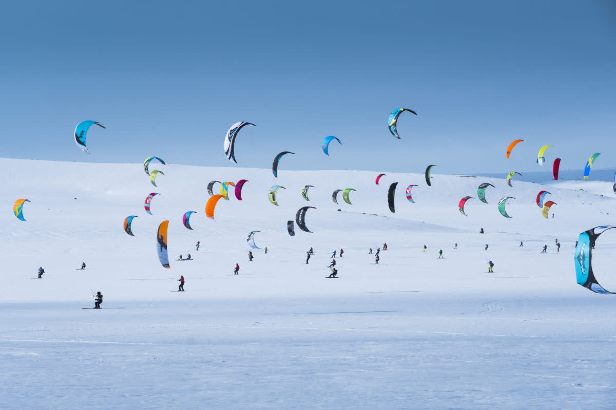 red bull ragnarok snowkiting race