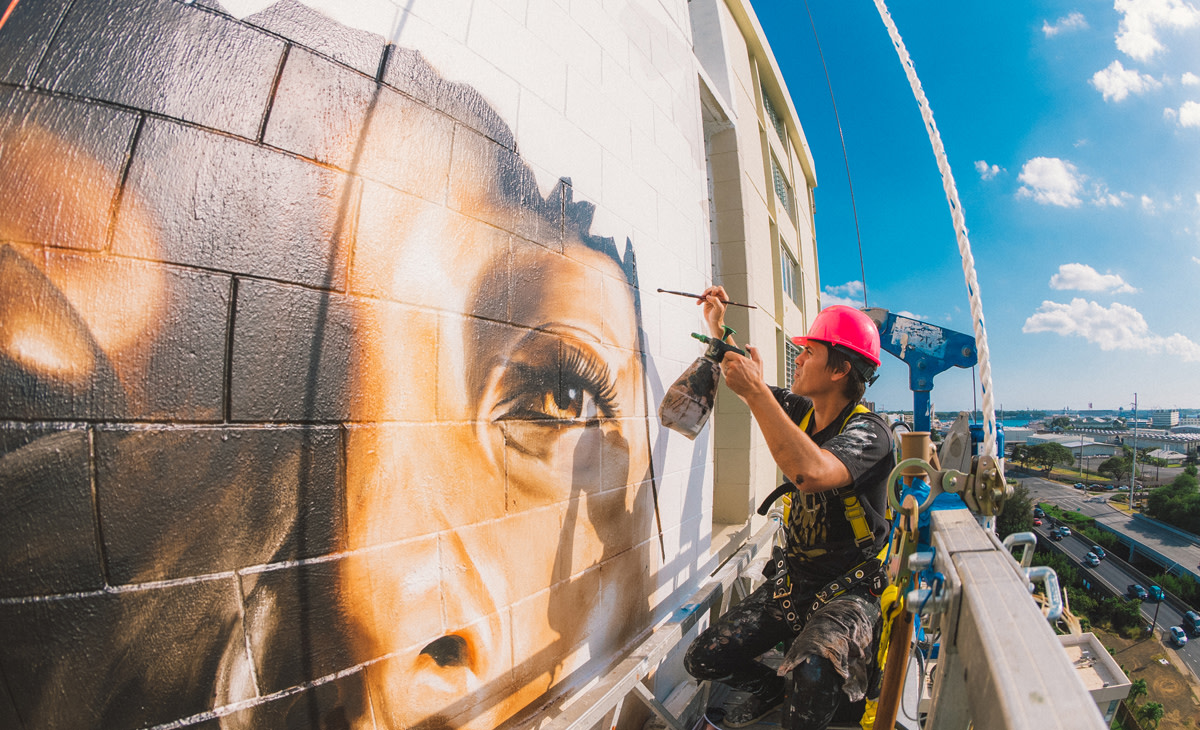 Hawaii Street Artist Paints Massive Mural To Welcome Home Hokulea Men S Journal