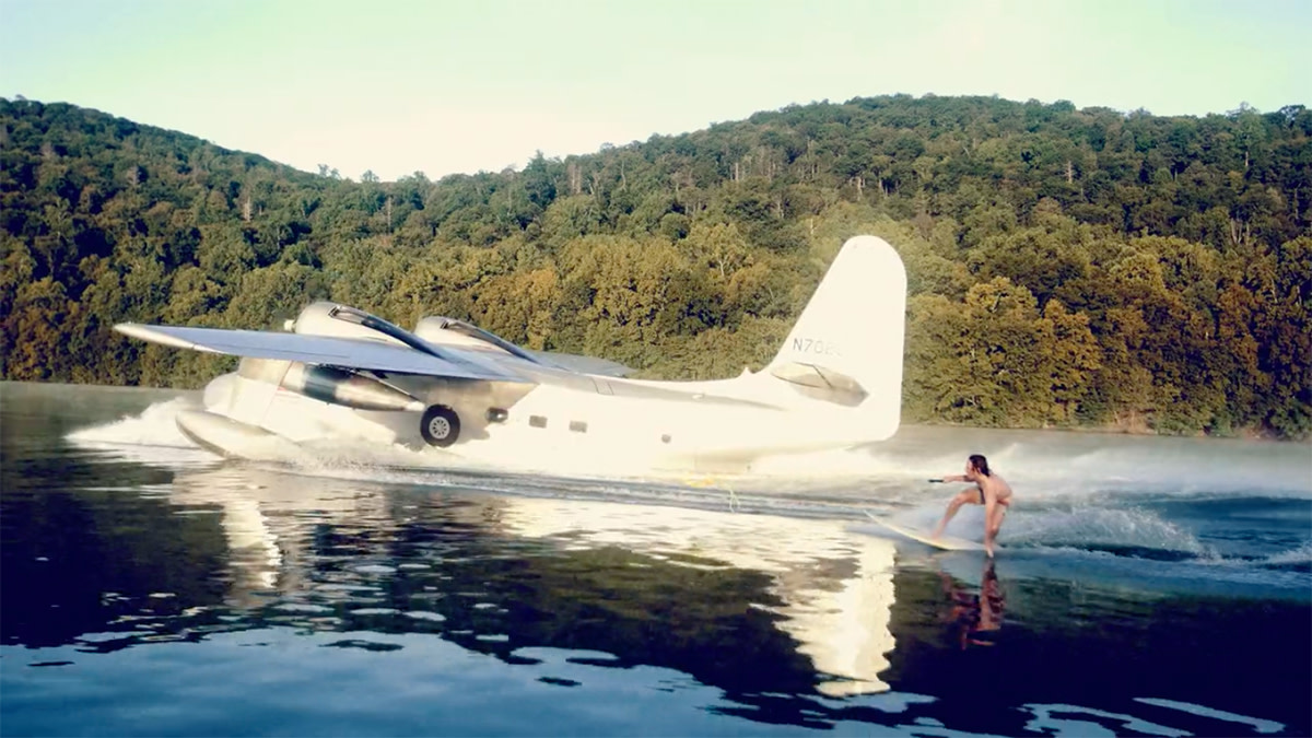 AirplaneSurfing