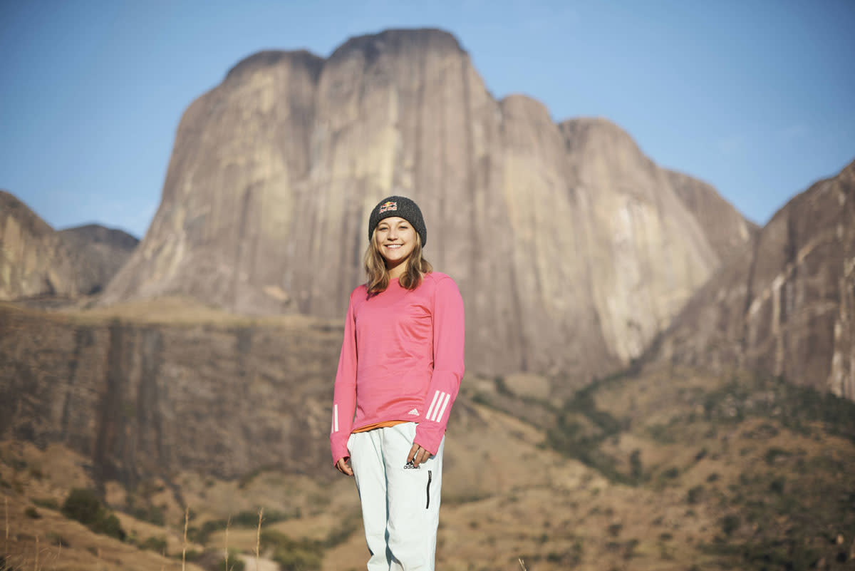 Sasha DiGiulian free climber