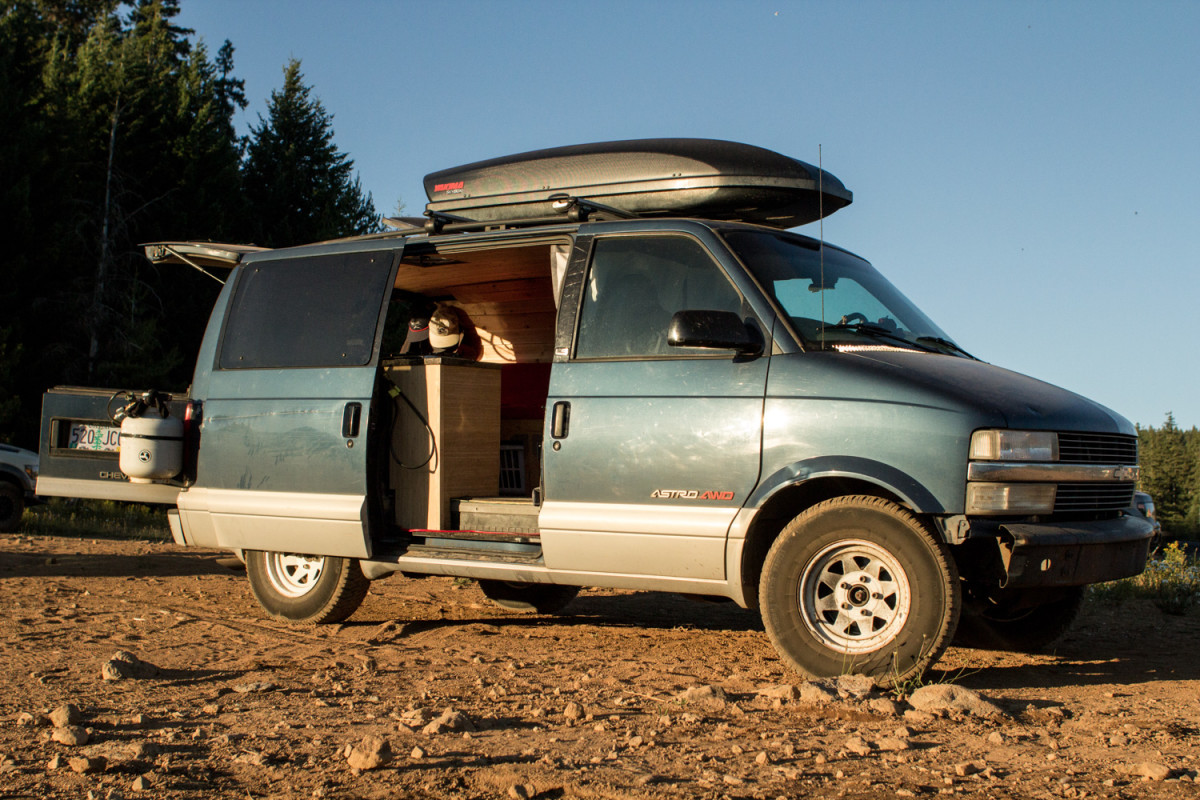 snowboard van