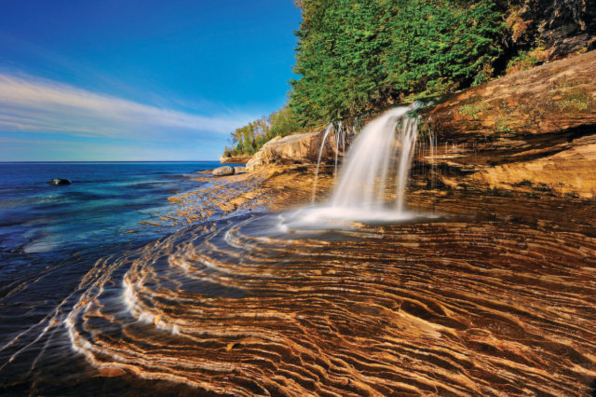 Places to canoe in michigan