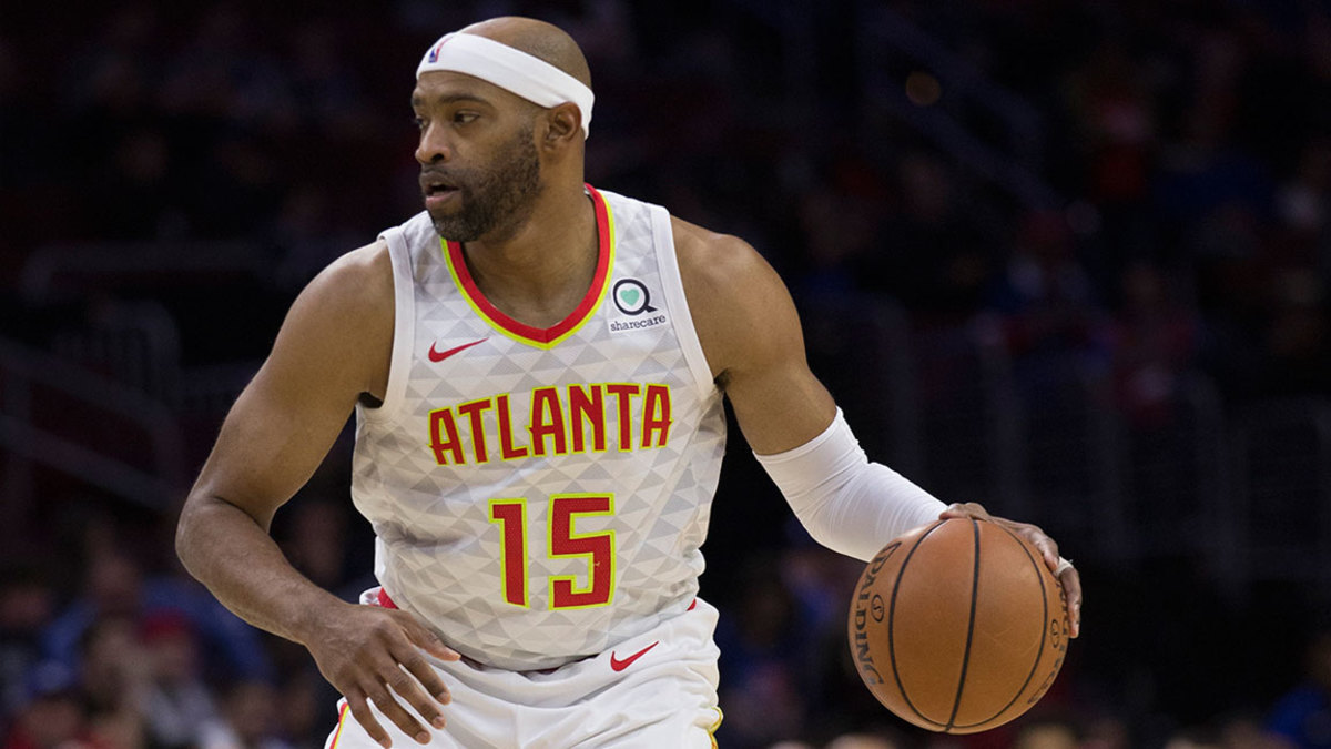 Vince Carter #15 of the Atlanta Hawks dribbles the ball against the Philadelphia 76ers at the Wells Fargo Center on October 29, 2018 in Philadelphia, Pennsylvania. NOTE TO USER: User expressly acknowledges and agrees that, by downloading and or using this photograph, User is consenting to the terms and conditions of the Getty Images License Agreement. (Photo by Mitchell Leff/Getty Images)