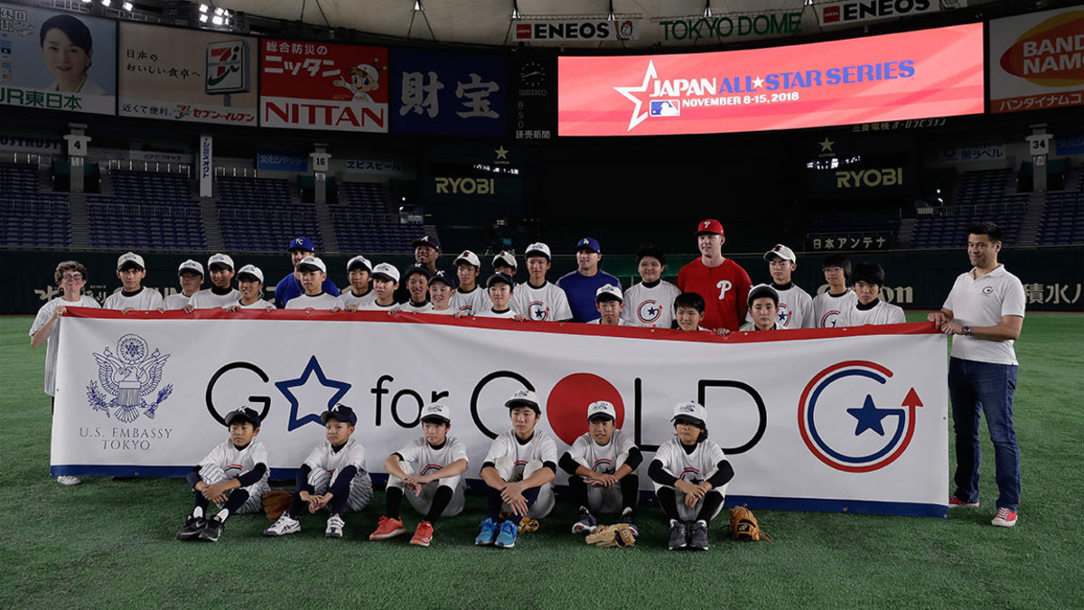 Rhys Hoskins in Japan