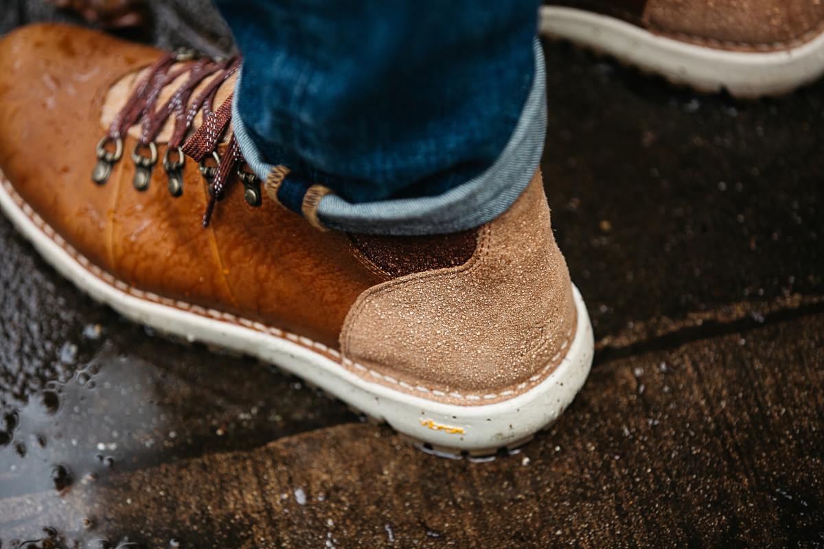 huckberry danner 917 gold rush